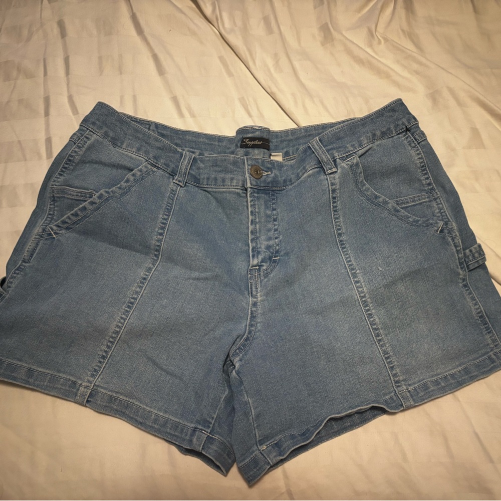 Signature Women's Light Blue Jean Shorts